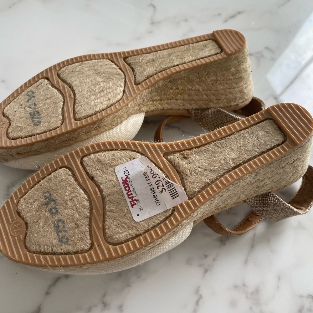 White mountain size 7.5 NWT cream canvas wedge espadrille - Picture 4 of 4